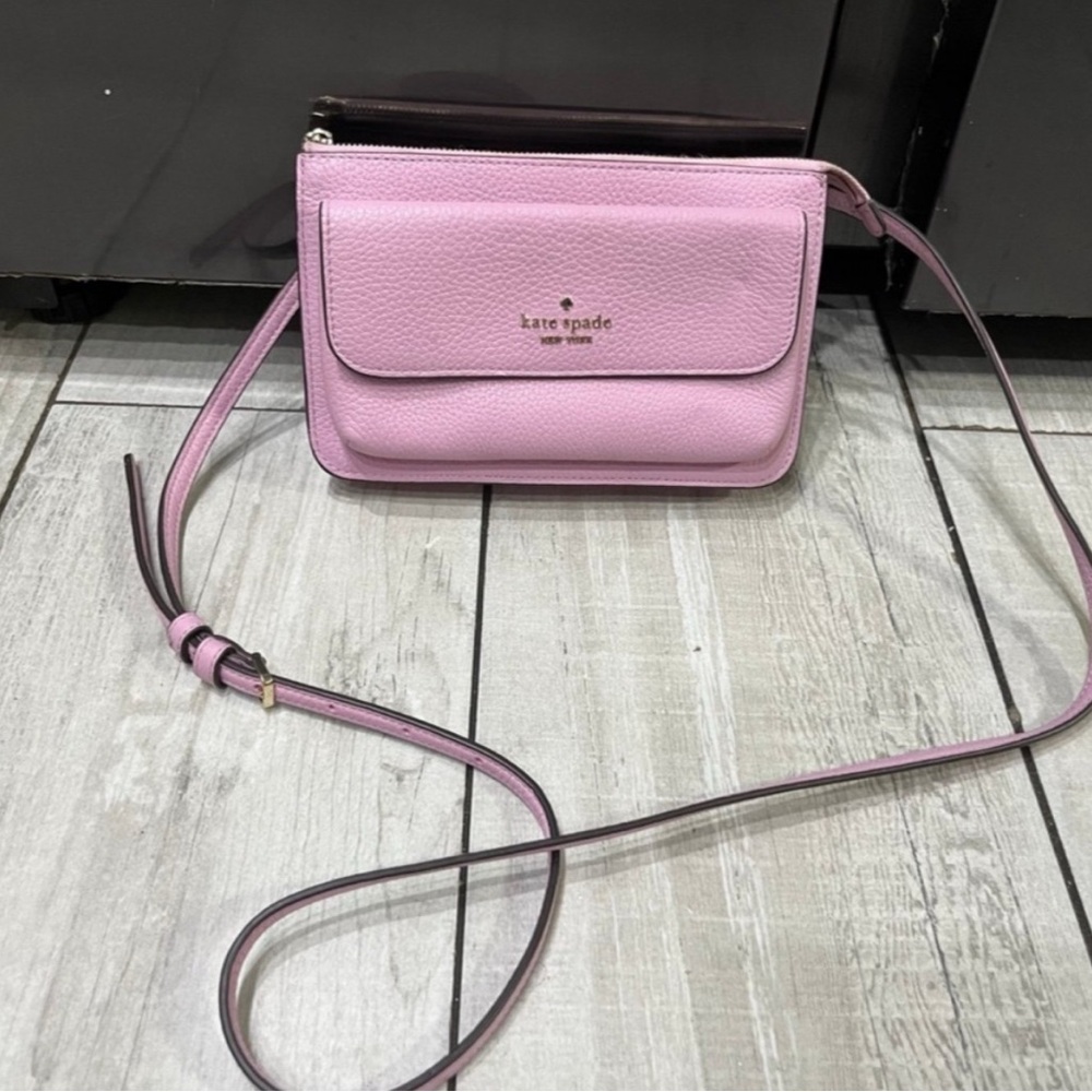 Kate Spade Leila Small Pebbled Leather Crossbody Bag In Quartz Pink